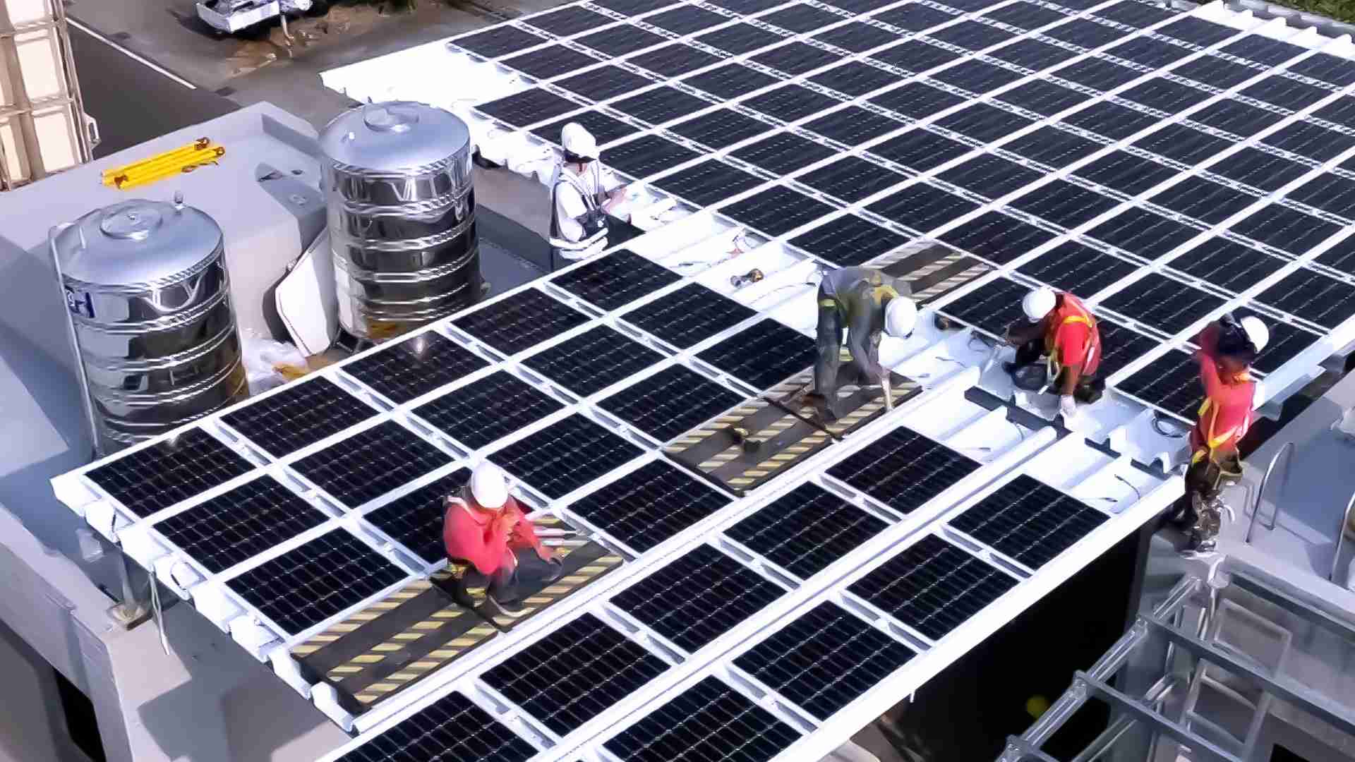 壹号平台着力于替代能源之技术研发，，如光电浪板的相关制程、、设备与产品，，，，其中所开发之光电整合型浪板，，，，减少传统金属支架安装，，，更提升耐候度，，，可广泛运用于多元场域，，并辅助建筑达到净零碳排目标